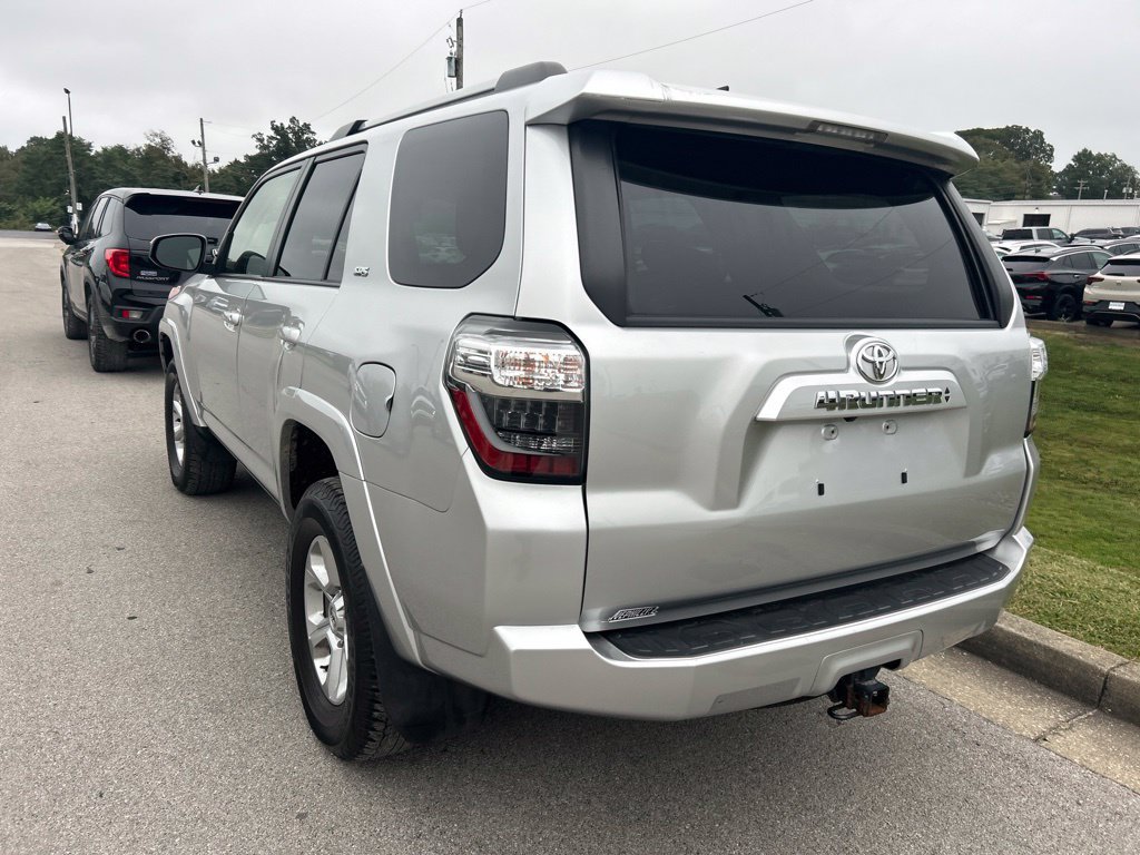 Used 2022 Toyota 4Runner SR5 AWD/4WD image 4