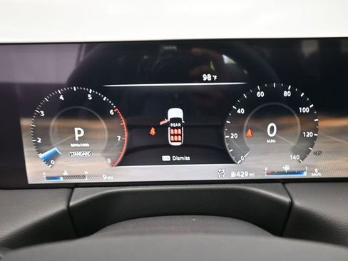 Used 2025 Nissan Armada PRO-4X image 16