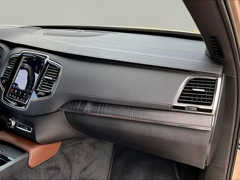 Used 2023 Volvo XC90 B6 Ultimate image 16