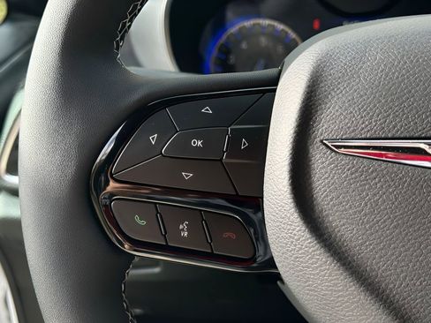 New 2026 Chrysler Pacifica Limited w/ Uconnect Theater Family Group image 21