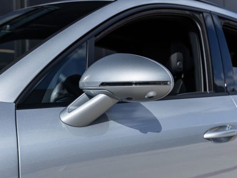 Certified 2026 Porsche Macan AWD/4WD image 17