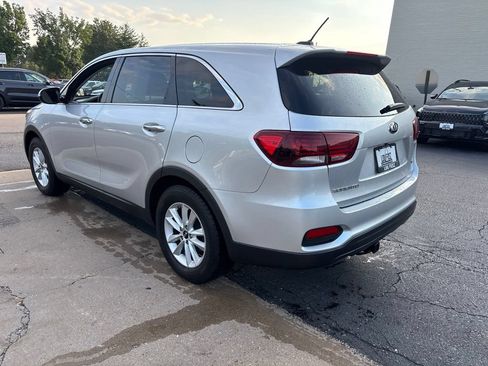 Used 2019 Kia Sorento FWD V6 image 6