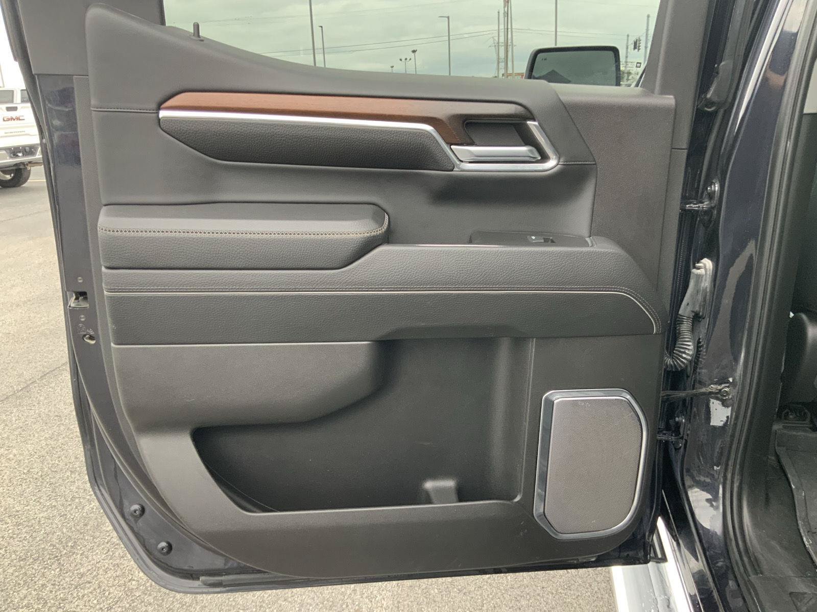 Used 2024 GMC Sierra 1500 Denali AWD/4WD image 46