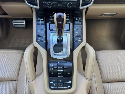 Used 2013 Porsche Cayenne S AWD/4WD image 37