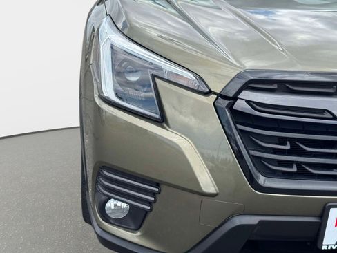 Used 2023 Subaru Forester Limited AWD/4WD image 7