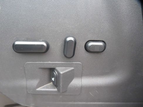 Used 2019 Ford Transit 150 XLT image 16