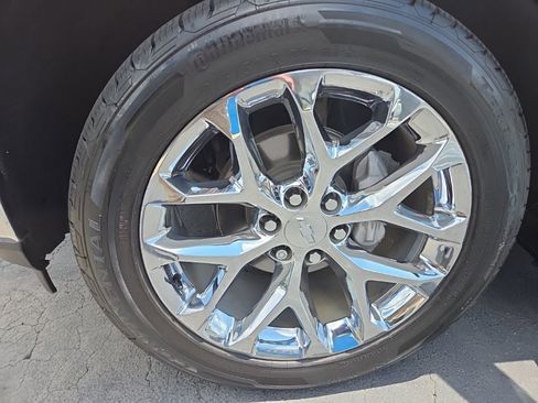Used 2019 Chevrolet Silverado 1500 LTZ w/ LTZ Plus Package AWD/4WD image 4
