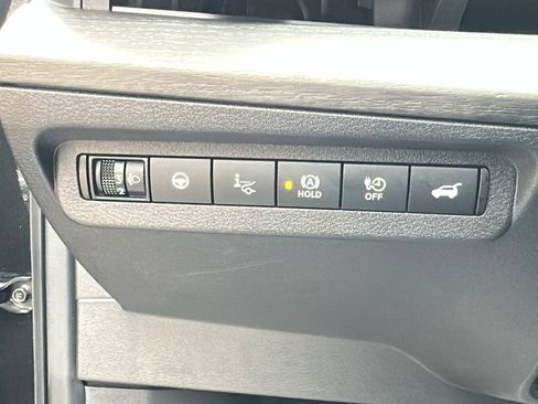 Used 2024 Nissan Ariya AWD image 16