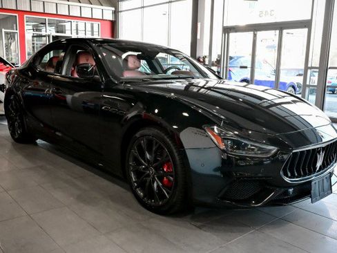 Used 2022 Maserati Ghibli Modena Q4 image 3