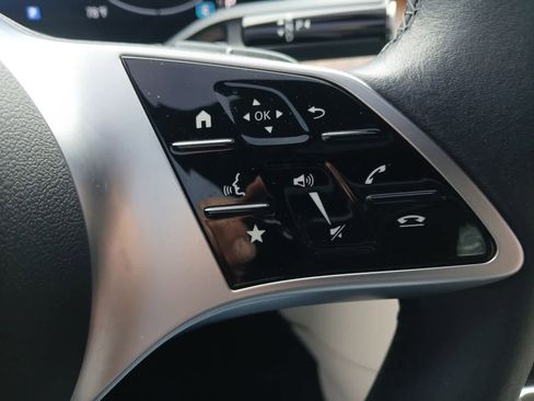 Used 2025 Mercedes-Benz C 300 Sedan image 28