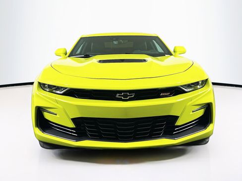 Used 2021 Chevrolet Camaro SS RWD image 2