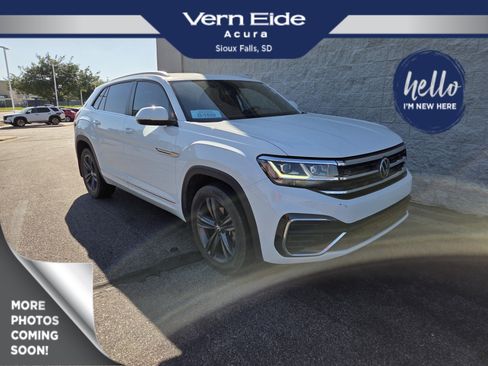 Used 2021 Volkswagen Atlas Cross Sport SE w/ Panoramic Sunroof Package FWD image 1