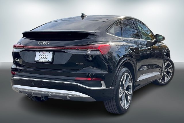 Used 2025 Audi Q4 e-tron Prestige AWD/4WD image 12