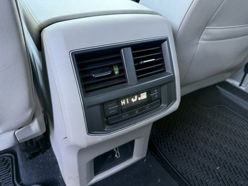 Used 2019 Volkswagen Atlas SE image 11