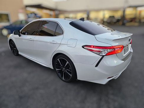 Used 2018 Toyota Camry XSE image 7