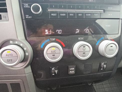 Used 2013 Toyota Tundra Limited AWD/4WD image 17