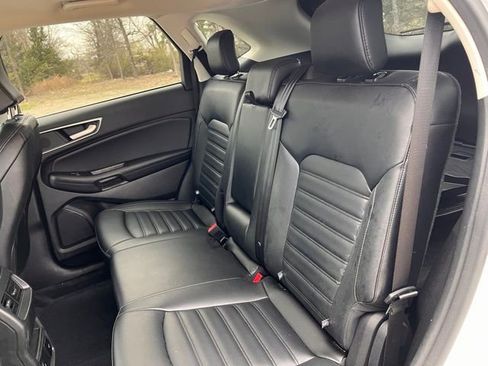 Used 2024 Ford Edge SEL w/ Convenience Package image 11