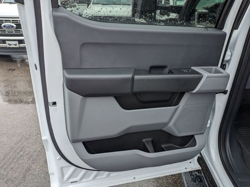 New 2025 Ford F550 4x4 Crew Cab image 27