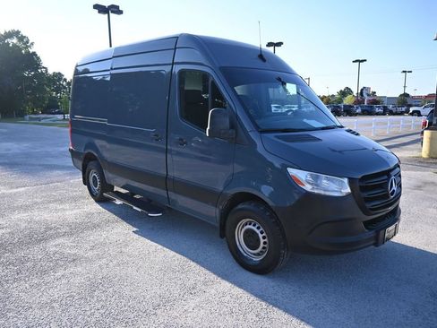 Used 2019 Mercedes-Benz Sprinter 144 image 4