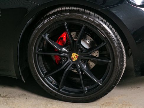 Used 2018 Porsche 718 Boxster w/ Sport Chrono Package RWD image 16