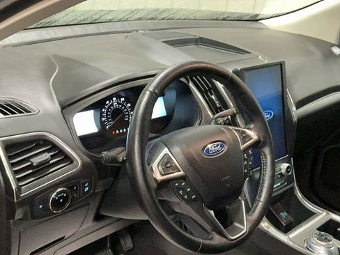 Certified 2023 Ford Edge Titanium AWD/4WD image 13