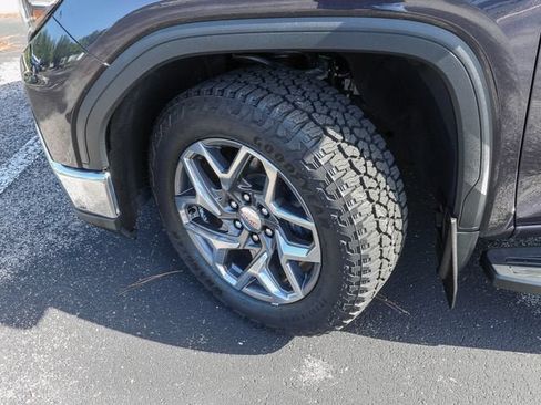 Used 2023 GMC Sierra 1500 SLT w/ SLT Premium Plus Package AWD/4WD image 30