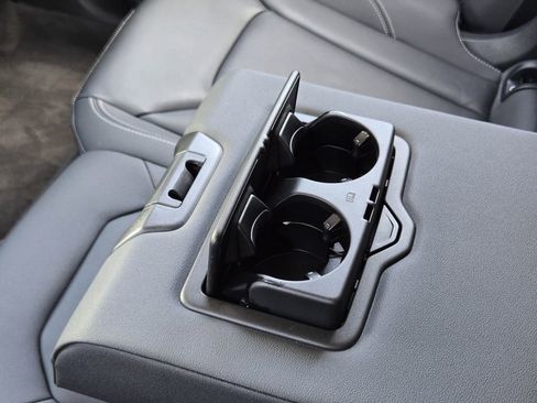 Used 2023 Audi Q8 Premium image 37