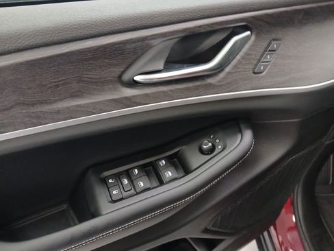 New 2025 Jeep Grand Cherokee Limited w/ Trailer Tow Package image 7