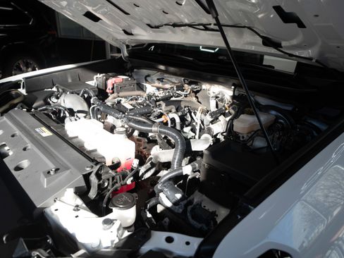 Used 2024 Toyota Tacoma SR5 image 32