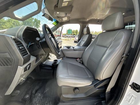 Used 2018 Ford F550 4x4 Crew Cab Super Duty w/ Power Equipment Group image 15
