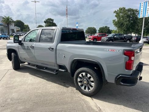 Used 2025 Chevrolet Silverado 2500 Custom w/ Custom Value Package AWD/4WD image 5