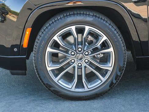 New 2023 Jeep Grand Wagoneer Series III image 10