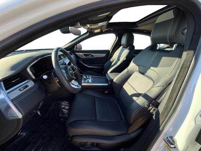 Used 2024 Jaguar XF R-Dynamic SE AWD/4WD image 10
