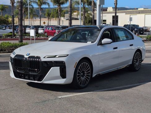 New 2026 BMW 740i image 5