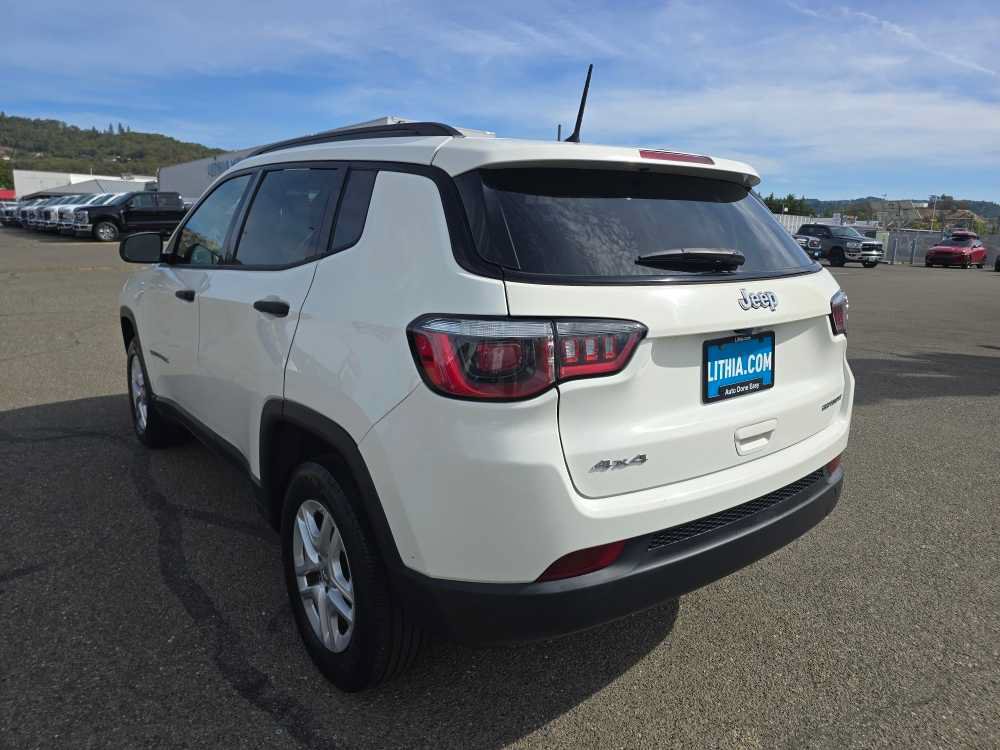 Used 2018 Jeep Compass Sport AWD/4WD image 3