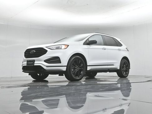 Used 2022 Ford Edge SE w/ Black Appearance Package AWD/4WD image 45