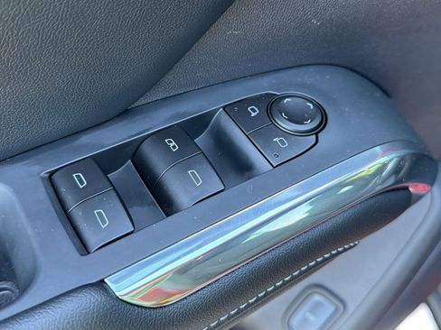 Certified 2025 Chevrolet Traverse LT w/ Driver Confidence Package FWD image 20