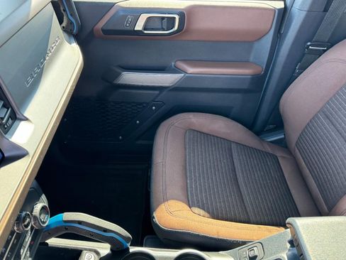 Used 2021 Ford Bronco Outer Banks image 12