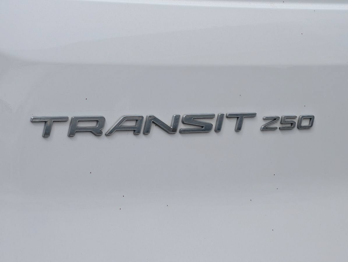 Used 2018 Ford Transit 250 148 Medium Roof RWD image 11