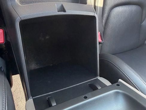 Used 2025 Kia Carnival image 30