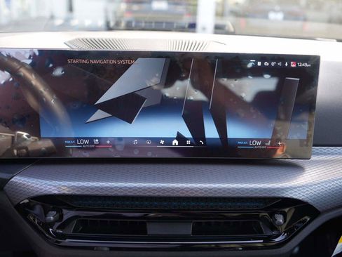 Used 2025 BMW 430i Coupe w/ Convenience Package image 19