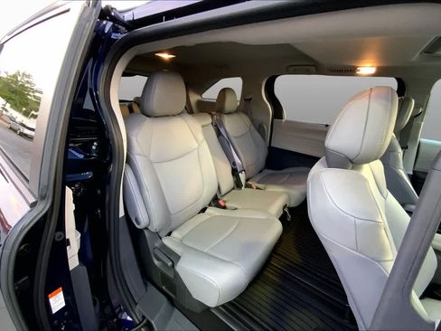 Used 2023 Toyota Sienna XLE w/ Protection Package (TMS) FWD image 19