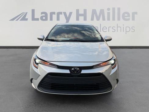 Used 2025 Toyota Corolla LE FWD image 8