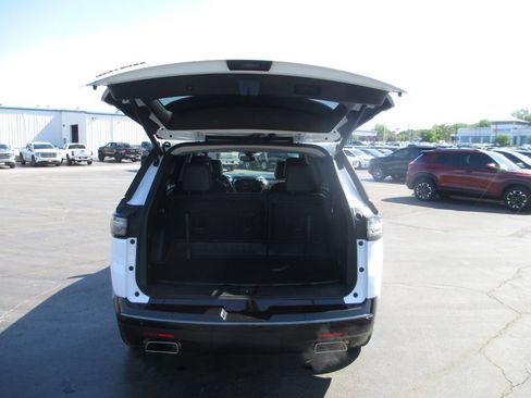 Used 2020 Chevrolet Traverse Premier w/ Redline Edition FWD image 8