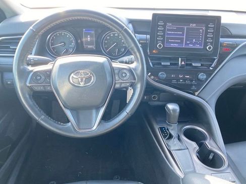 Used 2023 Toyota Camry SE image 6