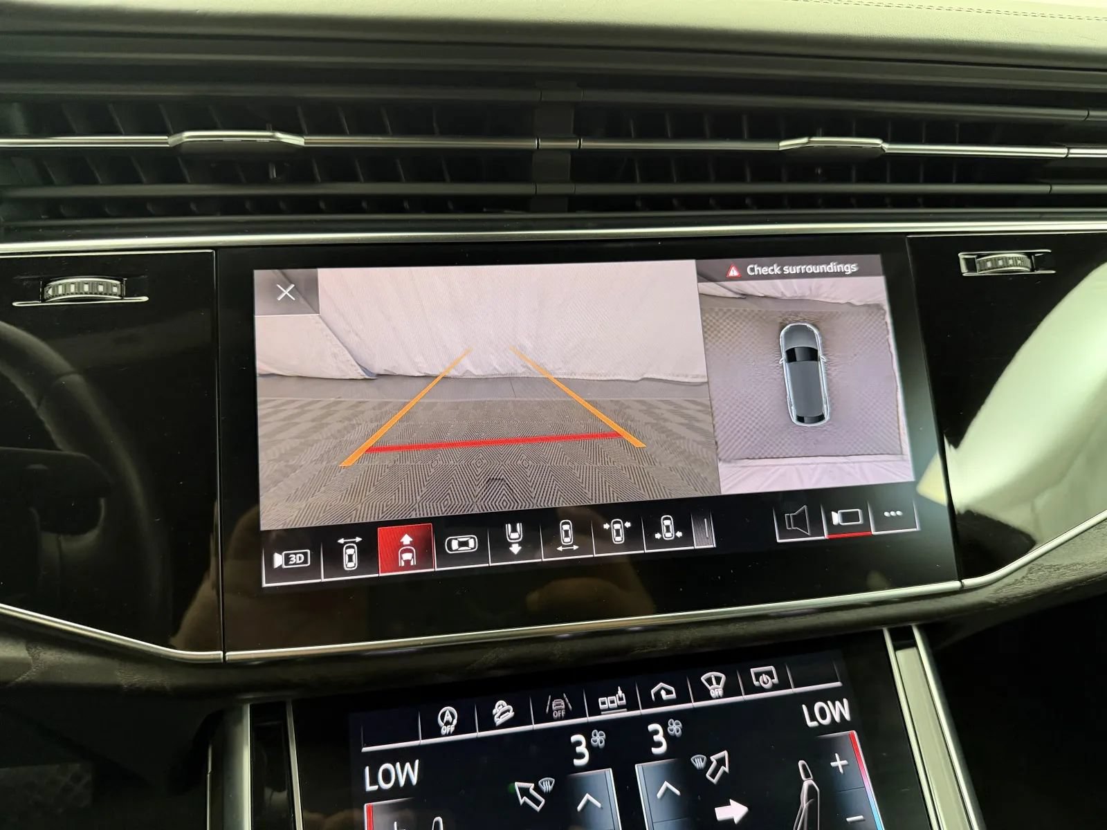 Used 2019 Audi Q8 Prestige AWD/4WD image 17
