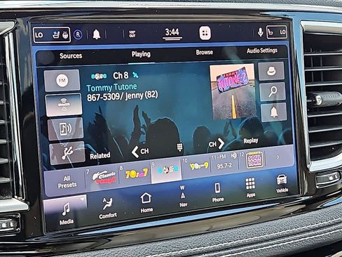 Used 2021 Chrysler Pacifica Limited w/ Premium & Safety Sphere Group AWD/4WD image 18