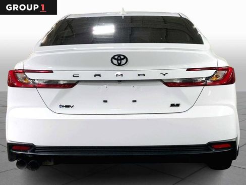 Certified 2025 Toyota Camry SE image 5