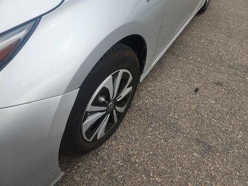 Used 2018 Toyota Prius Prime Plus w/ Carpet Mat Package FWD image 7