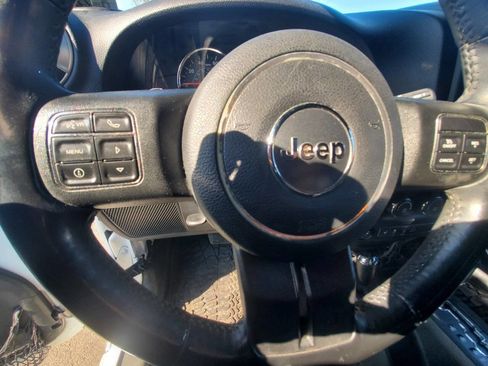 Used 2017 Jeep Wrangler Unlimited Rubicon w/ Cold Weather Group image 14